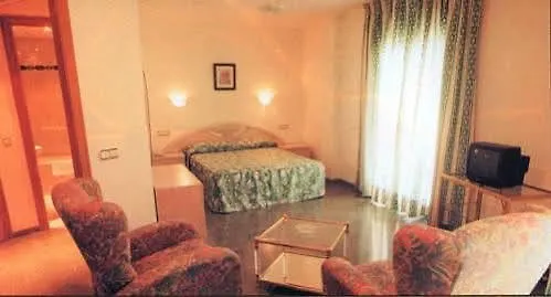 **  Hotel Don Pelayo Arbos Испания