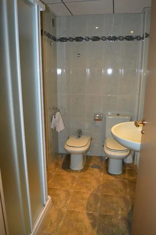 Hotel Don Pelayo Arbos 2*,  Spain